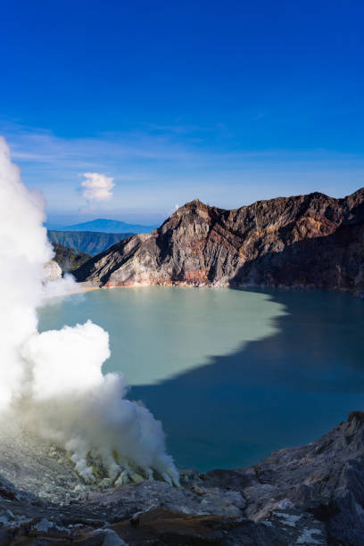 istock Acid Lake at Ijen Crater in Java, Indonesia 806067538