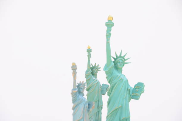 istock Statues of Liberty on a white background 806233258