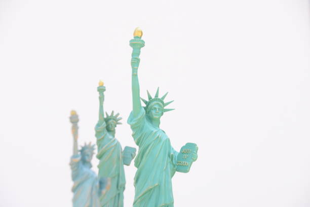istock Statues of Liberty on a white background 806233282