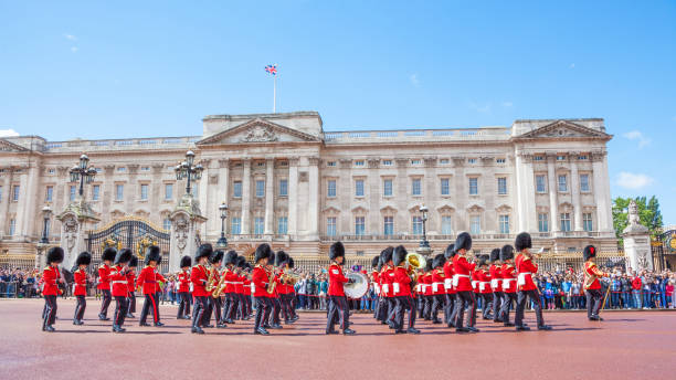 troca da guarda - palace buckingham palace london england england - fotografias e filmes do acervo