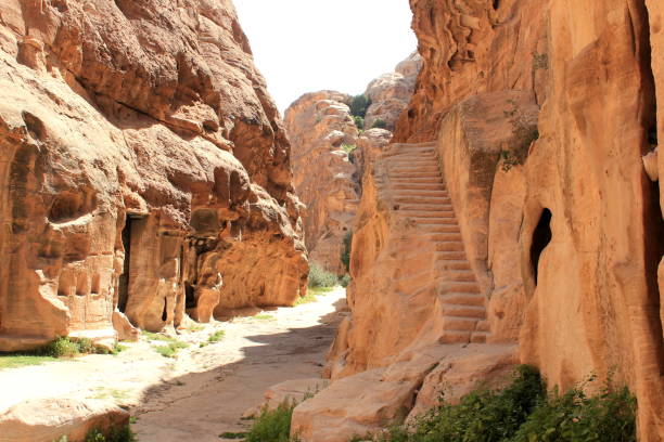 little petra en jordania - petra antiquities jordan middle east fotografías e imágenes de stock