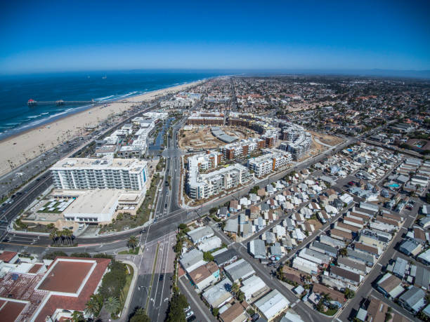 hb のダウンタウン - huntington beach ストックフォトと画像