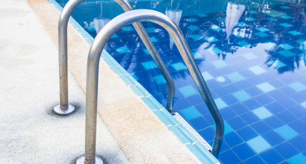 istock Stairs of the empty swimming pool 806589986