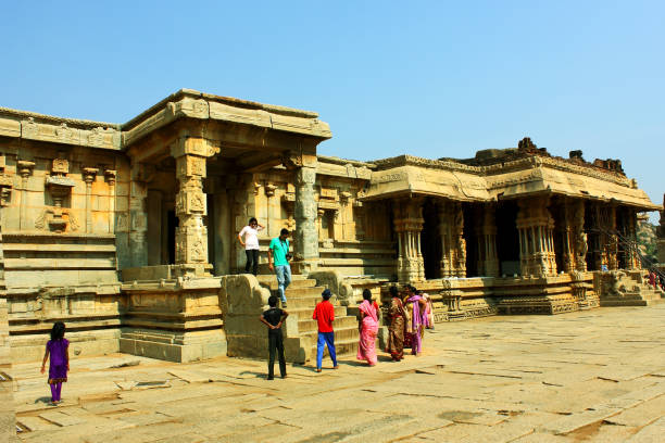 leandro templo em hampi, karnataka, índia - architecture asia asian culture bangalore - fotografias e filmes do acervo