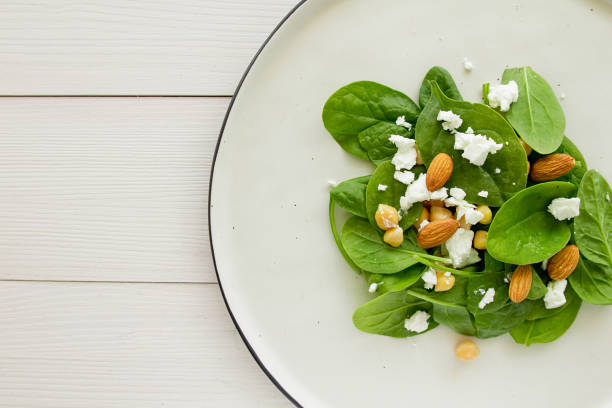 istock Salad with spinach, chickpea and farmer cheese 806700844