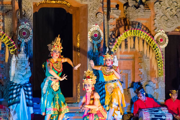 bali dancers performing ramayana ballet at royal palace, ubud, bali - traditional dancing ballet dancing classical style imagens e fotografias de stock