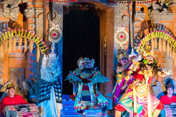 bali dancers performing ramayana ballet at royal palace, ubud, bali - traditional dancing ballet dancing classical style imagens e fotografias de stock