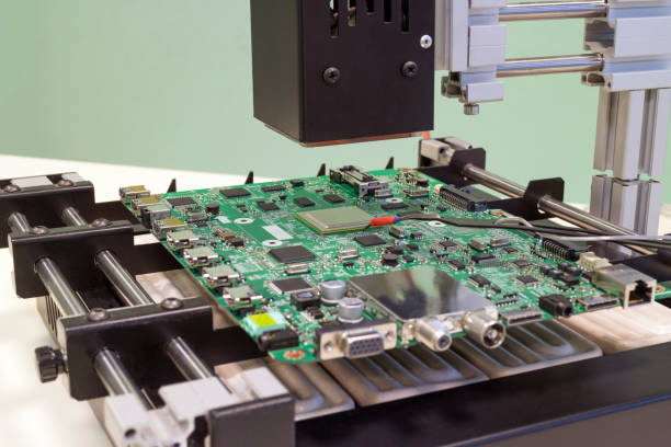 istock Replacing the microprocessor in bga rework station. Infrared soldering station in operation 806785556