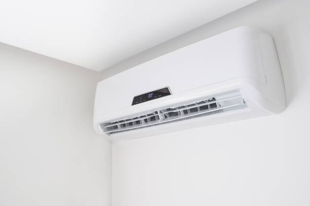 istock Split air conditioner on a white wall in flat indoors 806831924
