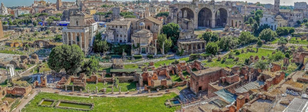 vistas panorâmicas sobre as ruínas do fórum romano - caesar emperor rome stone - fotografias e filmes do acervo