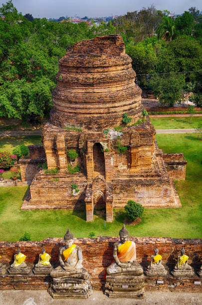 istock Statues and ruins in Ayuthaya 806935988