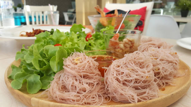 Brown Rice vermicelli with minced pork and shrimp