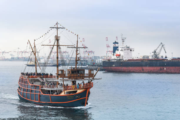 Santa maria cruise, Osaka bay, Japan Osaka, Japan - November 19, 2016: Santa maria, sightseeing cruise, is cruising along Osaka bay, Osaka, Japan replica santa maria ship stock pictures, royalty-free photos & images