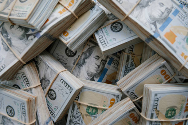 istock Pile of cash 807410152