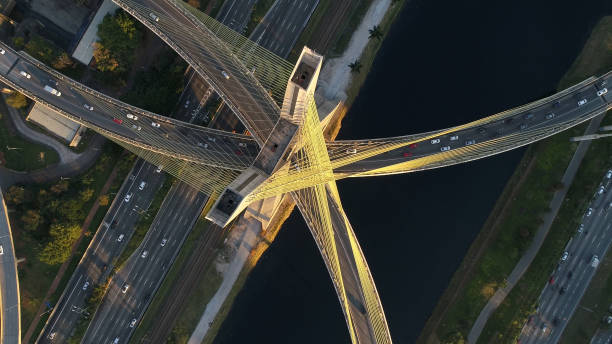 vista aérea da ponte estaiada em são paulo, brasil - são paulo - fotografias e filmes do acervo