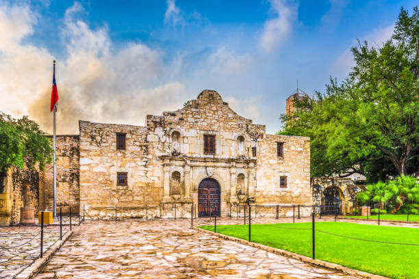 istock The Alamo in San Antonio 807479992