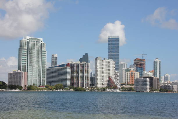 skyline of miami, rickenbacker causeway, florida, usa - rickenbacker causeway imagens e fotografias de stock