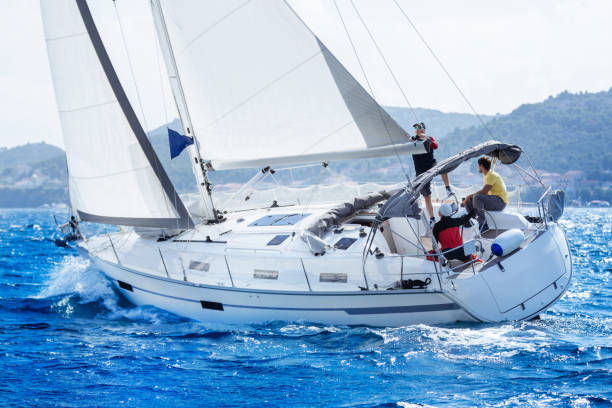 istock Sailing crew yachting on sailboat 807661922
