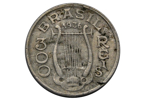Rev: Harp and the value 300 RÉIS. Text: Brazil and date, at the left at the foot of the harp the initials LC of the engraver Leopoldo Alves de Campo.