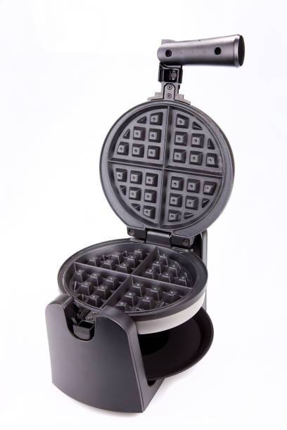 máquina para wafles - waffle belgian waffle belgian culture isolated fotografías e imágenes de stock