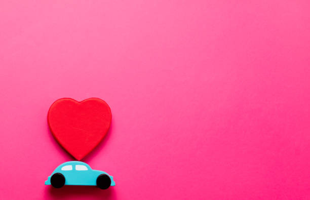istock Little car with heart shape box 807954262