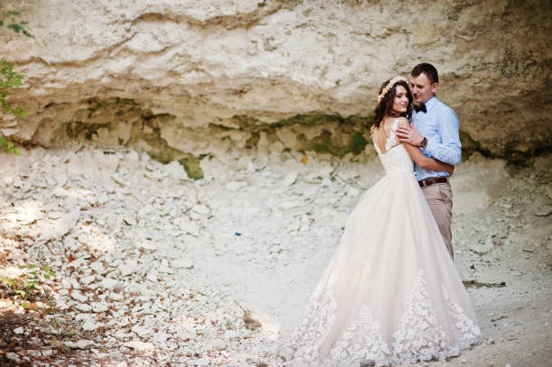 istock Wedding couple on beautiful landscape. 808122786