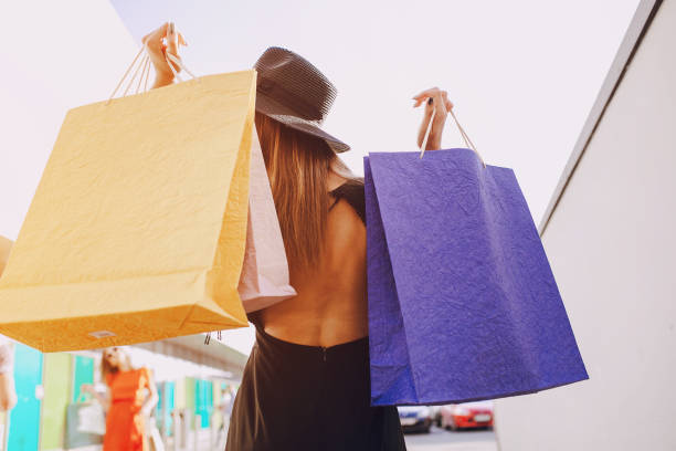 istock girl is shopping 808195744