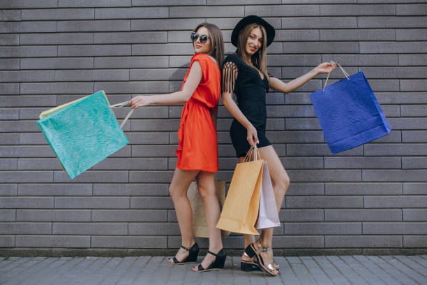 istock girl is shopping 808196222
