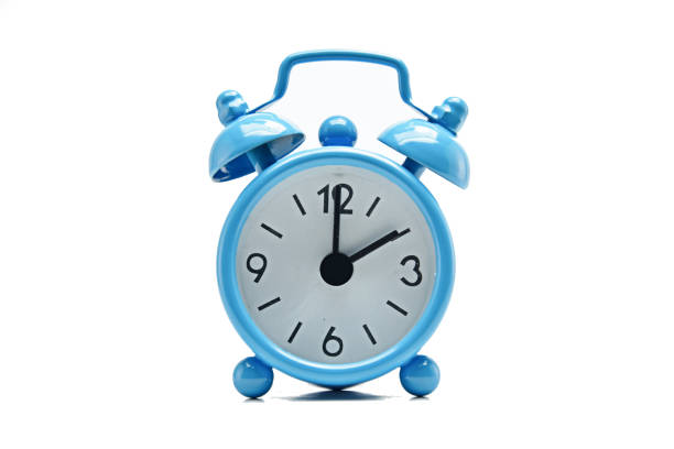 el despertador azul - daylight savings fotografías e imágenes de stock