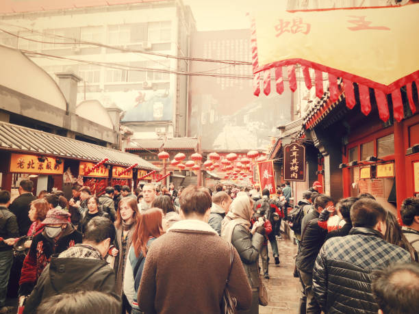 mercado de wangfujing, pequim, china - dongcheng district - fotografias e filmes do acervo
