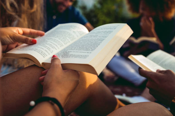 istock Public books reading with friends 808834634