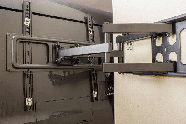 LCD display on the TV bracket. Swivel bracket for TV
