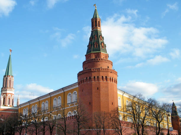 istock Moscow Kremlin Corner Arsenal Tower 2011 809108728