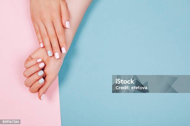 Foto de Manicure Feminino Na Moda Elegante e mais fotos de stock de Unha artificial - Unha artificial, Unha, Manicure