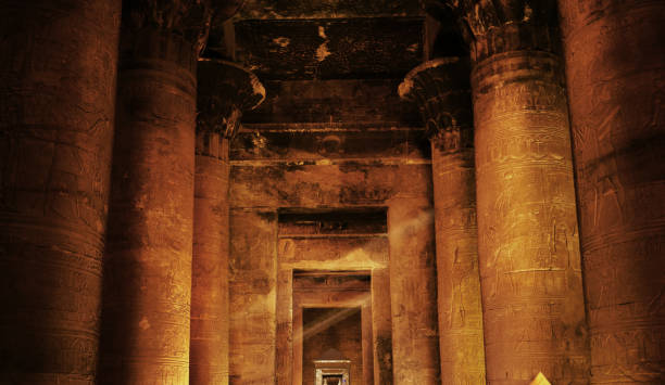 templo de horus-edfú, egipto - egypt egyptian culture column ancient egyptian culture fotografías e imágenes de stock