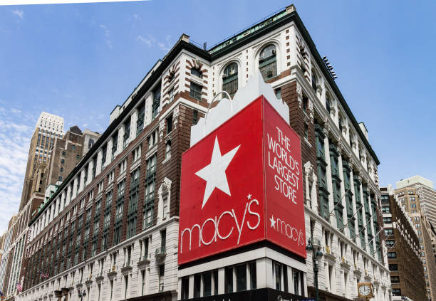 macy manhattan in new york city - garment stock-fotos und bilder