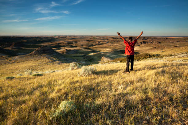 parc national des prairies saskatchewan canada - grass area hill nature hiking photos et images de collection