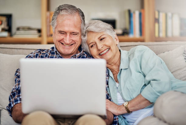 istock Browsing through their favourite sites together 809861578