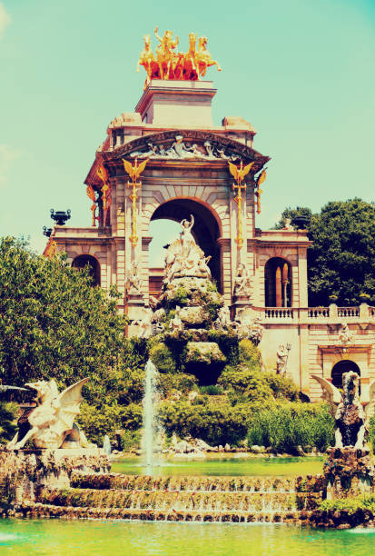 istock Fountain Cascada at Parc de la Ciutadella in sunny day 809912874