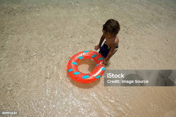남자아이 있는 바다빛 놀기에 대한 스톡 사진 및 기타 이미지 - 놀기, 유아, 해변