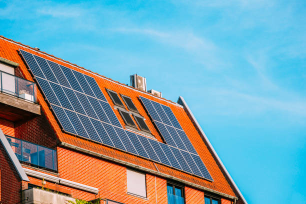 istock Solar panels on block of apartments 809992214