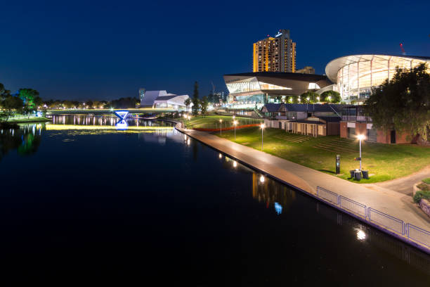 istock riverbank of the torrens at night 810512124