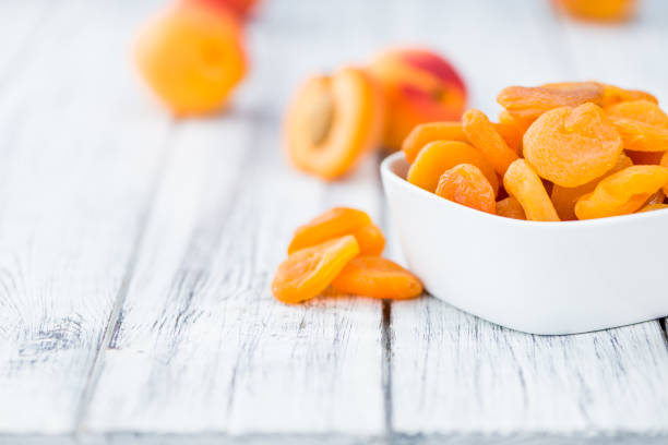 getrocknete lebensmittel (aprikosen) (tiefenschärfe, close-up erschossen) - dried apricot stock-fotos und bilder