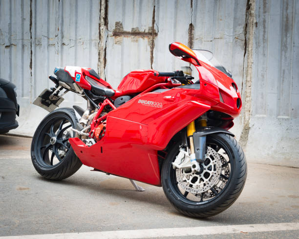 ducati superbike 999s testatretta - motorcycle racing motorcycle ducati sports race 뉴스 사��진 이미지