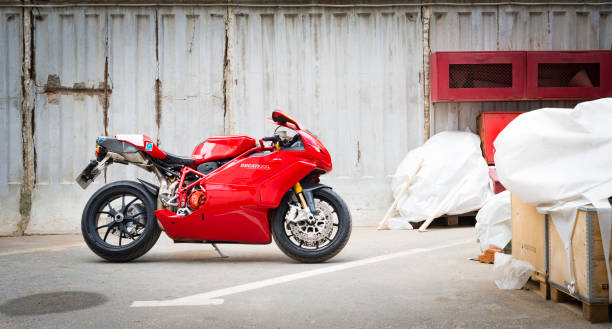 ducati superbike 999s testatretta - motorcycle racing motorcycle ducati sports race 뉴스 사진 이미지