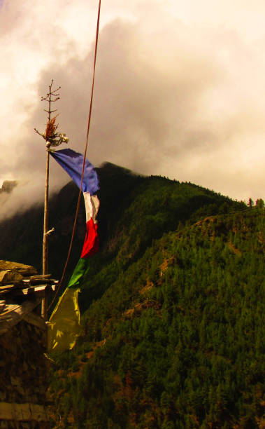istock treking around Annapurna circuit 810900986