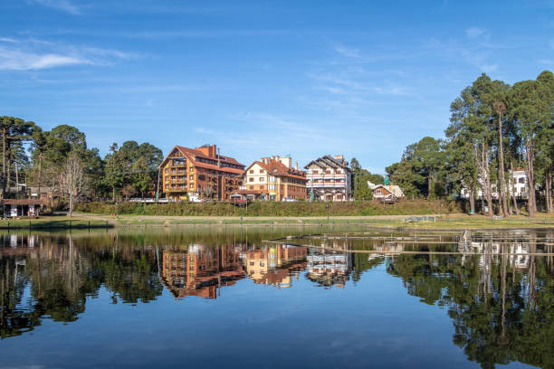 joaquina rita bier plaza y lago - gramado, rio grande do sul, brasil - house residential structure colonial style landscape fotografías e imágenes de stock