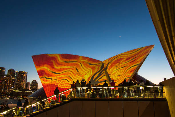 sydney opera house "badu gili" projekcja - first nations zdjęcia i obrazy z banku zdjęć