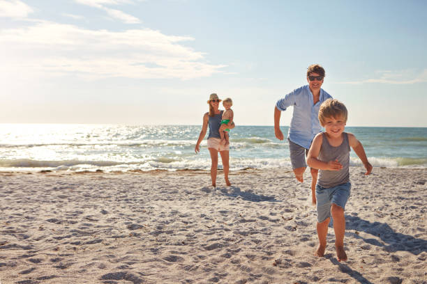 istock Feel the sand on your feet 811322654