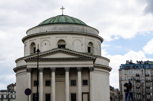 A classicist church, built in the spirit of the Roman Pantheon. The opportunity to build this church was taken upon the Warsaw visit of Tsar Alexander I, king of the newly created Polish Kingdom.